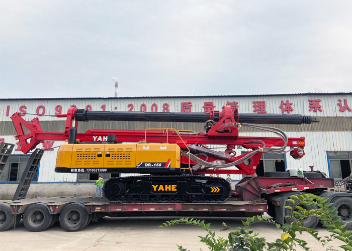 YAHE旋挖鉆機150型發往工地